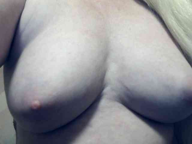 Lilia103 Live Webcam on BongaCams