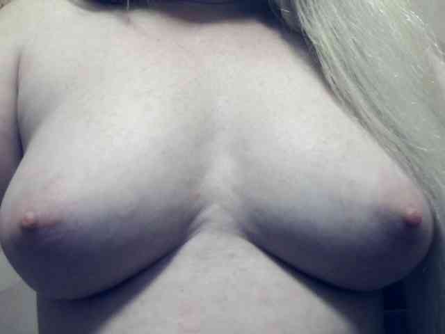 Lilia103 webcam