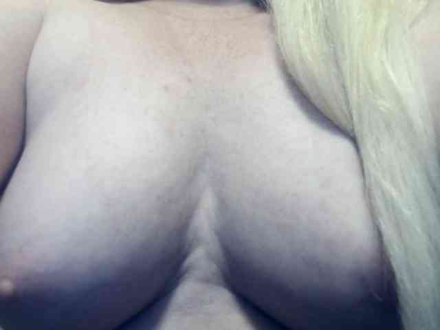 Lilia103 webcam