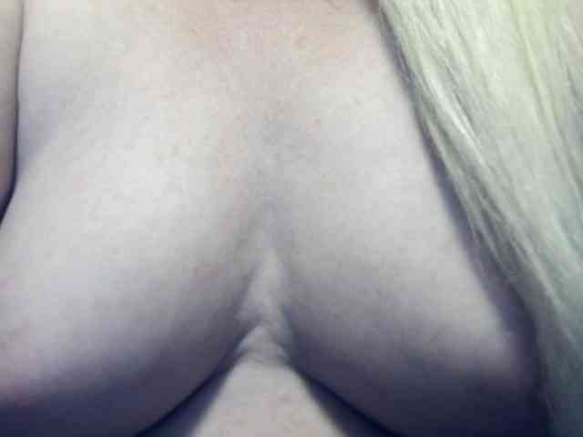 Lilia103 webcam