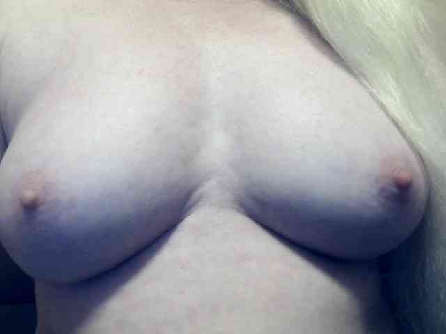 Lilia103 webcam
