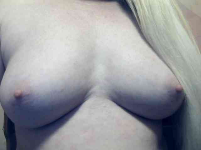 Lilia103 webcam