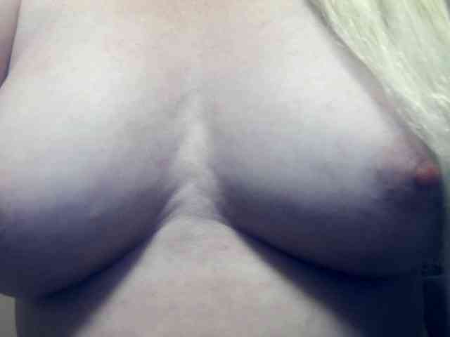 Lilia103 webcam