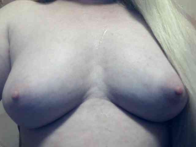 Lilia103 webcam