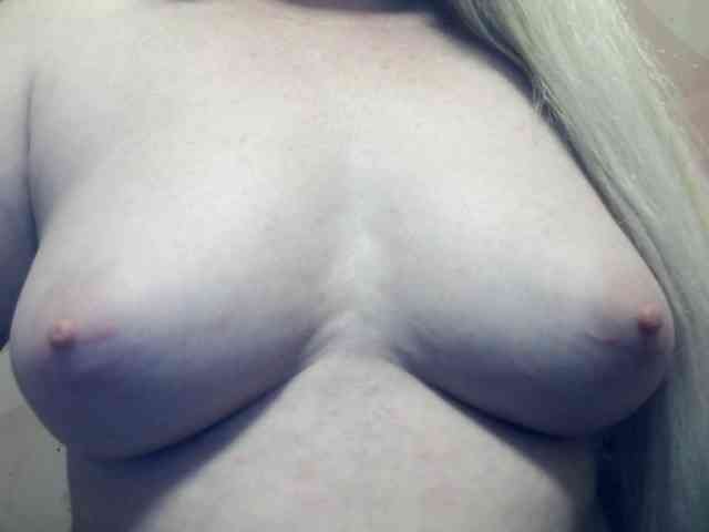 Lilia103 webcam