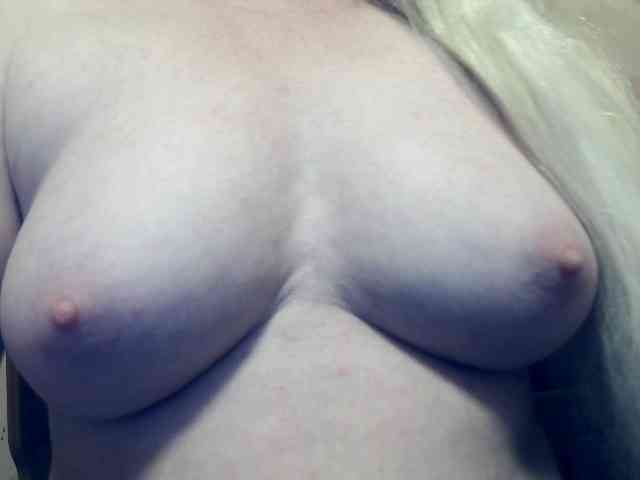 Lilia103 webcam