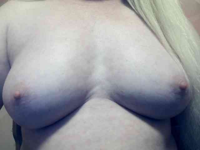 Lilia103 webcam