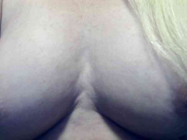 Lilia103 webcam