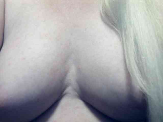 Lilia103 webcam