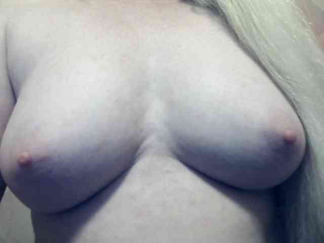 Lilia103 webcam