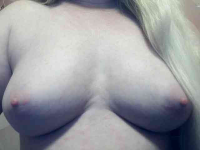 Lilia103 webcam