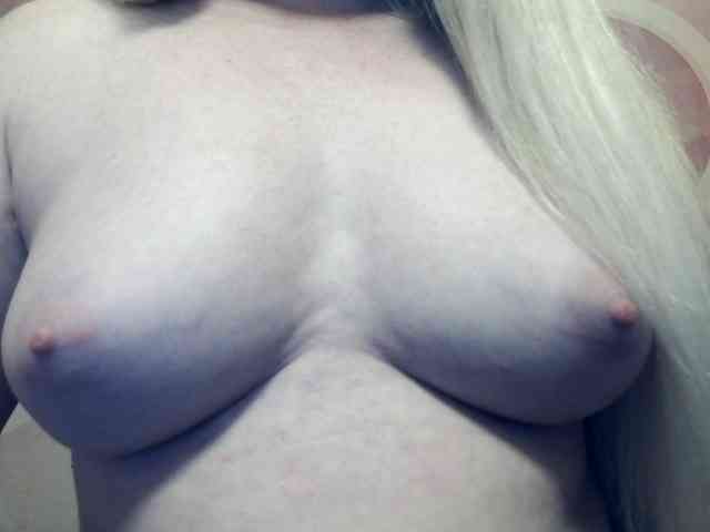 Lilia103 webcam