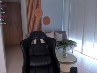 AnnieeHall Porn Show