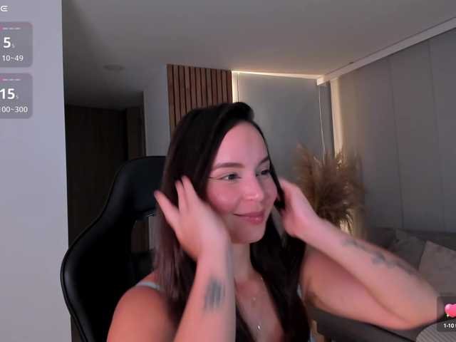  AnnieeHall chat room