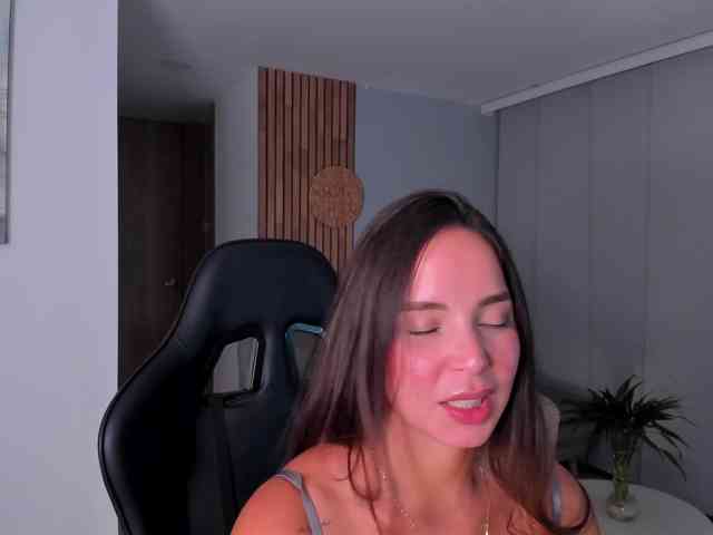 AnnieeHall Live Webcam on BongaCams