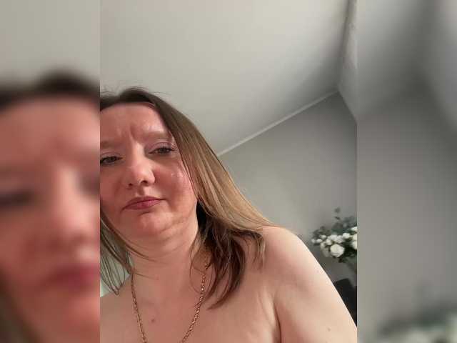 Ledi1's BongaCams show and profile