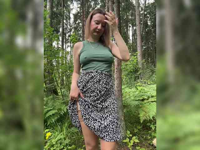 Ledi1 Live Webcam on BongaCams
