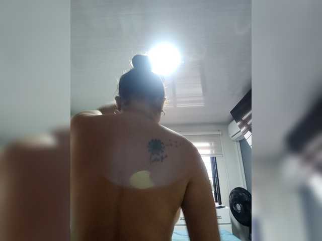 HollyTegan's BongaCams show and profile