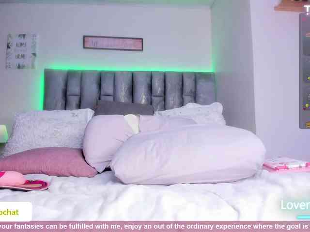 HollyTegan webcam