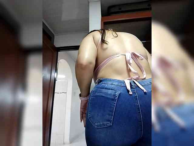 HollyTegan Live Webcam on BongaCams