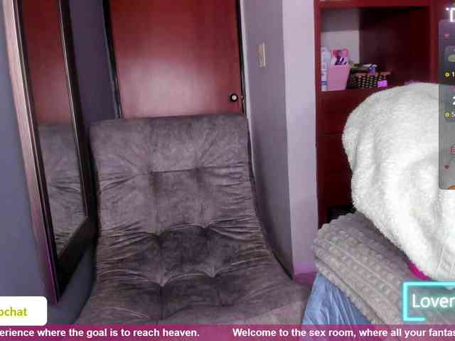 HollyTegan webcam
