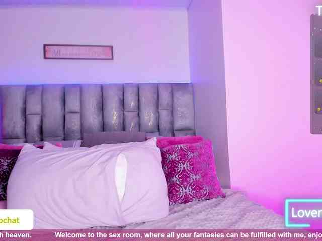 HollyTegan webcam