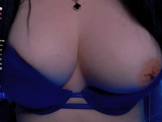 xcrystalxx's BongaCams show and profile