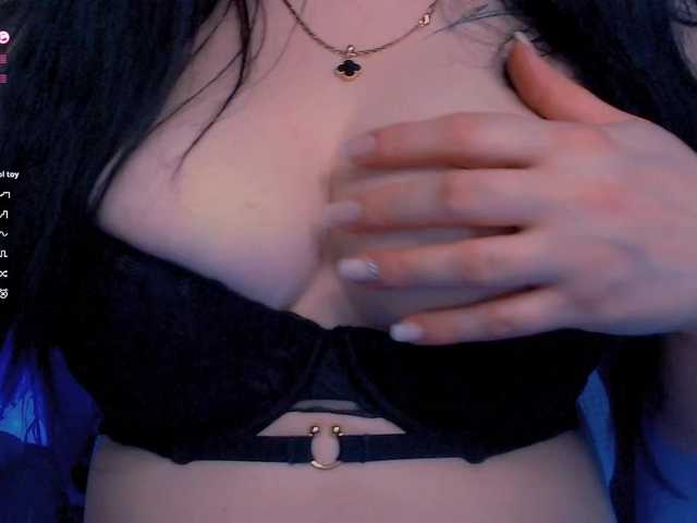 xcrystalxx's BongaCams show and profile