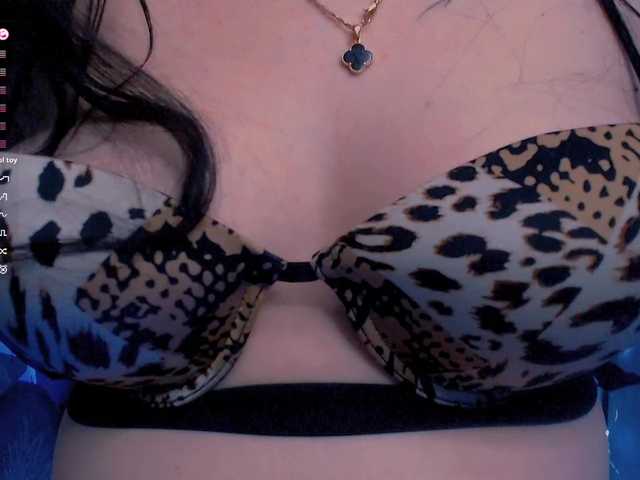 xcrystalxx's BongaCams show and profile
