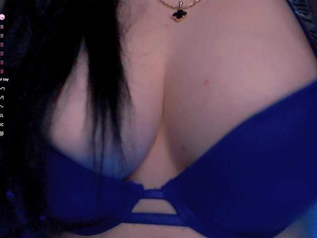 xcrystalxx's BongaCams show and profile