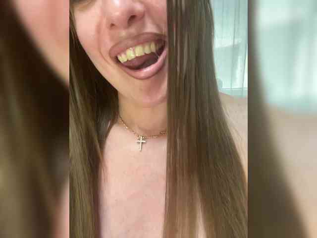 tinahot Live Webcam on BongaCams