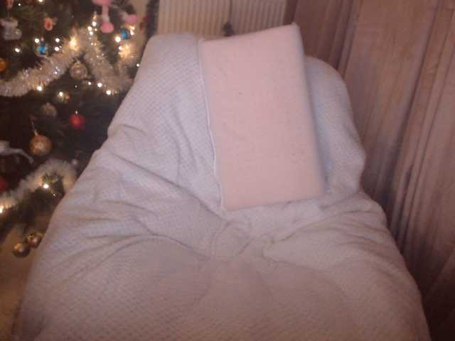 Webcam performer DivineBlond online show DivineBlond