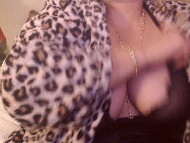  DivineBlond chat room