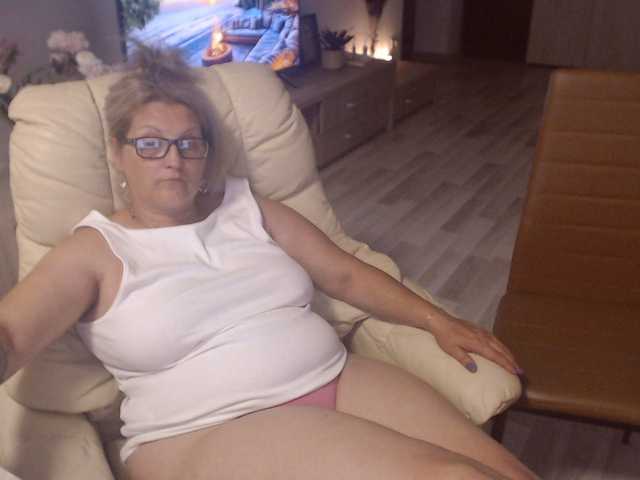  DivineBlond chat room