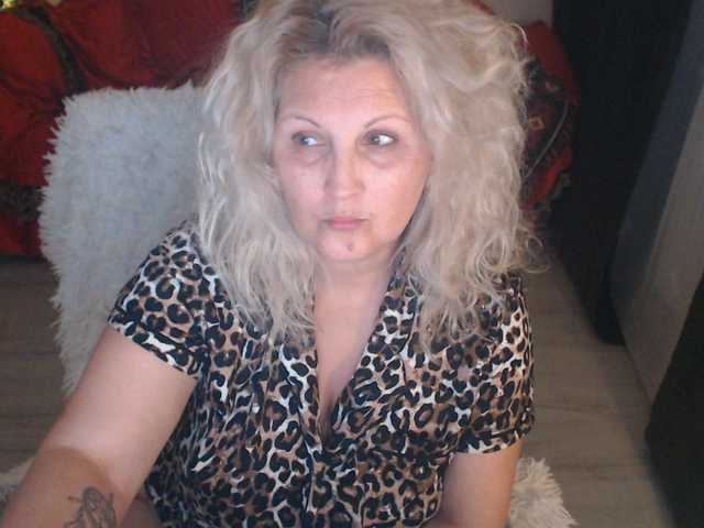 divineblond live sex