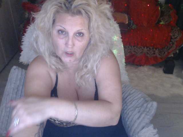 divineblond live sex