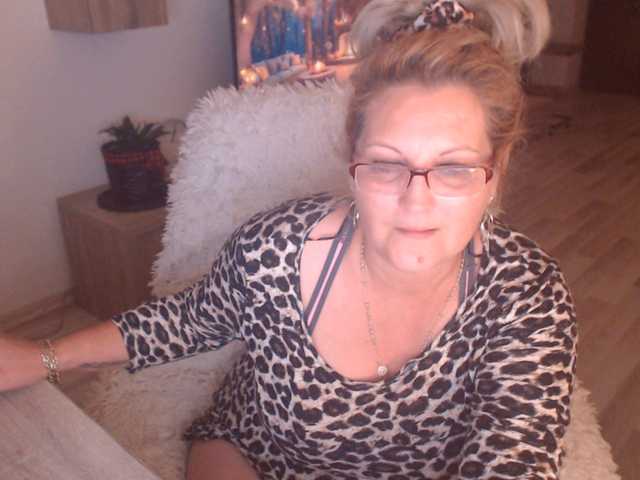  DivineBlond chat room