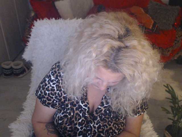 divineblond live sex