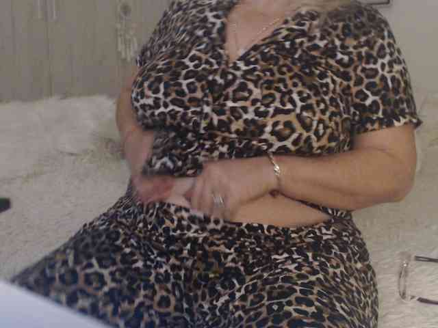 Angel_Dm_Milf webcam