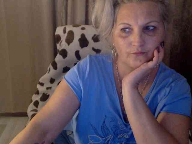 Angel_Dm_Milf webcam