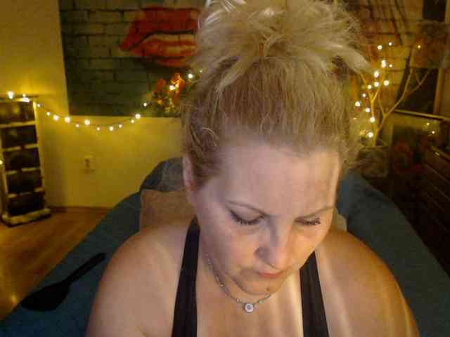 DivineBlond DivineBlond