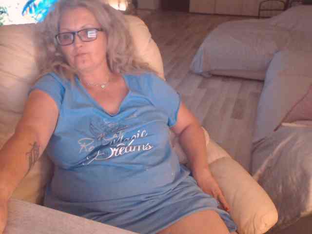 live video porn DivineBlond