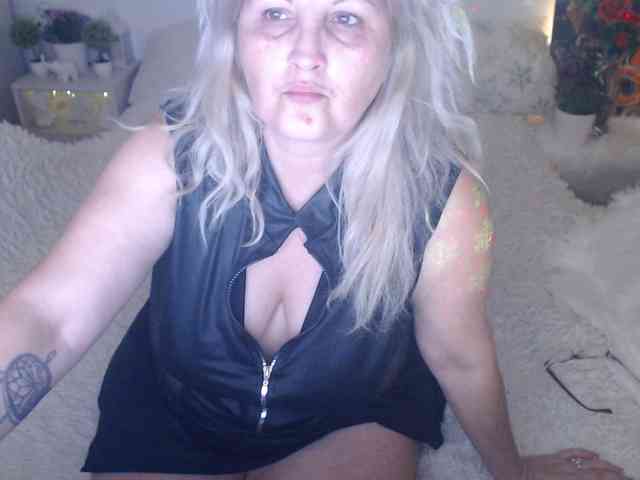 Angel_Dm_Milf webcam