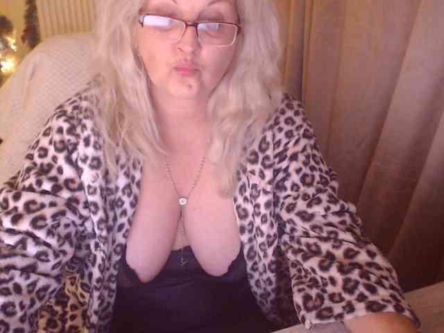 Angel_Dm_Milf webcam