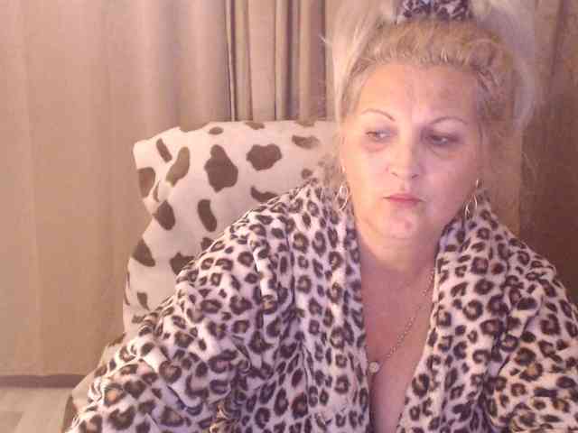 Angel_Dm_Milf webcam