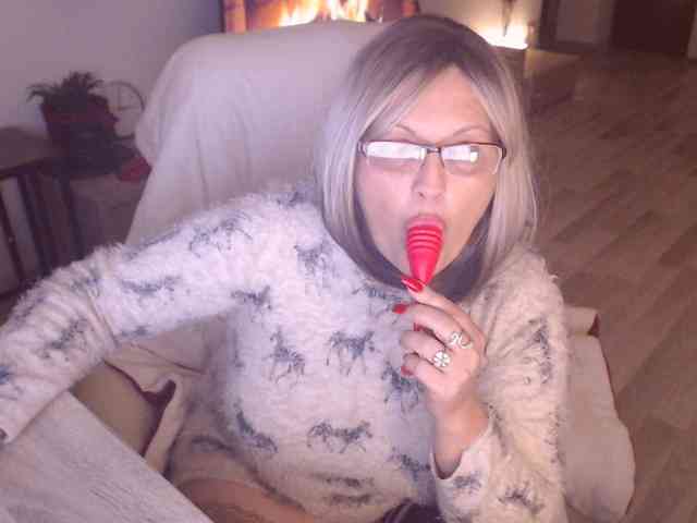 Angel_Dm_Milf webcam