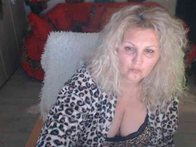 Angel_Dm_Milf webcam
