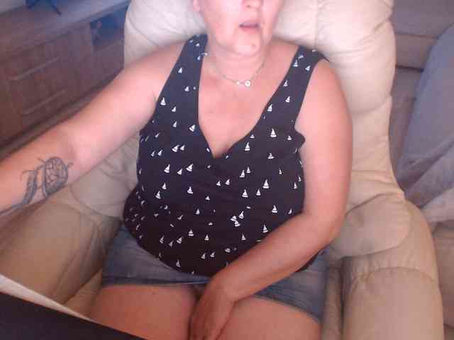 Angel_Dm_Milf webcam