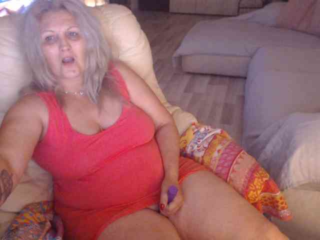 Angel_Dm_Milf webcam