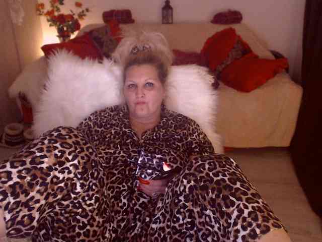 Angel_Dm_Milf webcam